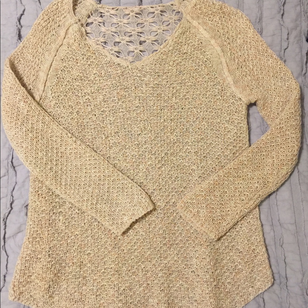Cream colored long sleeve sweater, large